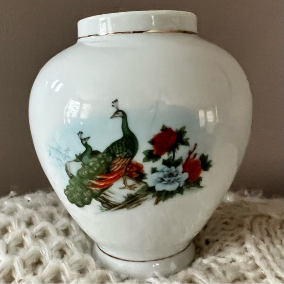 Vintage ASIAN CHINOISERIE Peacock Botanical FINE Bulbous VASE Made CHINA Imari - Picture 7 of 16